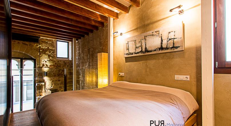 Palma. Europe's hotspot No.1. In the middle of the old town. Everything running. That's what you were looking for.