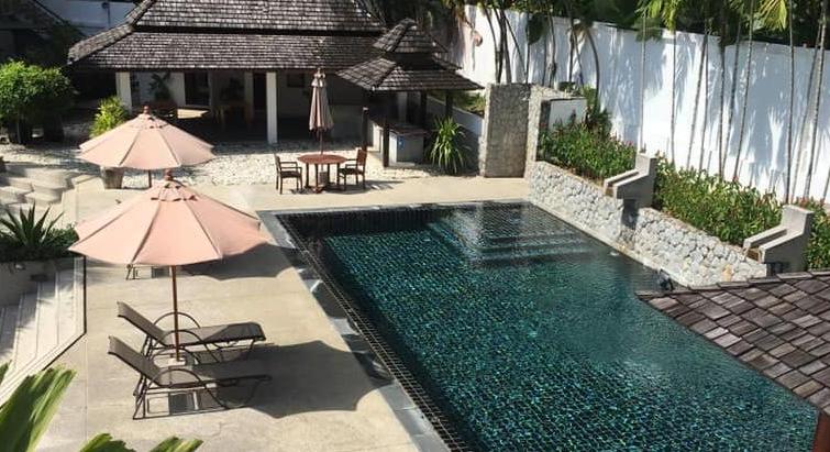 3 bedroom apartment with large outdoor area with views