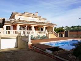 Spacious Mediterranean style villa with swimming pool in Sa Cabaneta