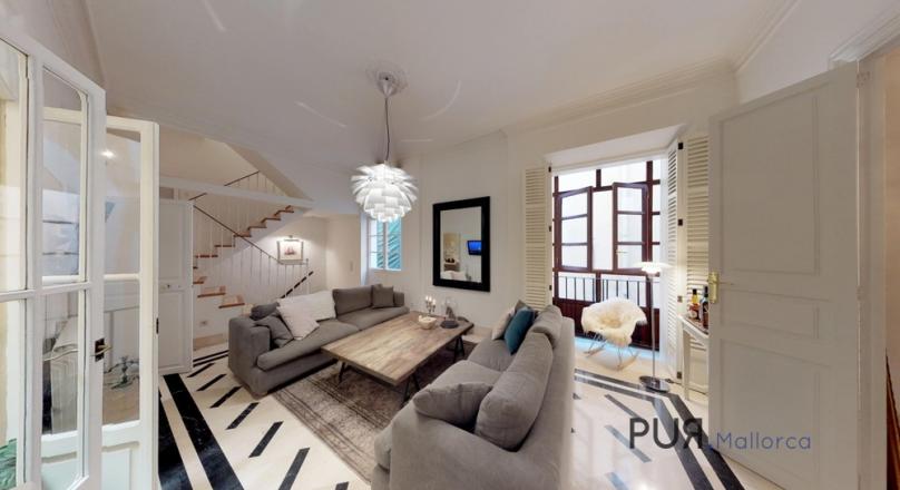 That can not be. A townhouse with vacation rental license in La Lonja. But.