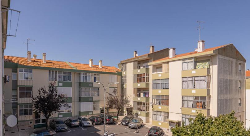 3 bedrooms · 2 bathrooms · Apartment