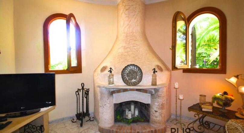 Villa with turrets. Sea-view. With separate guest apartment.
