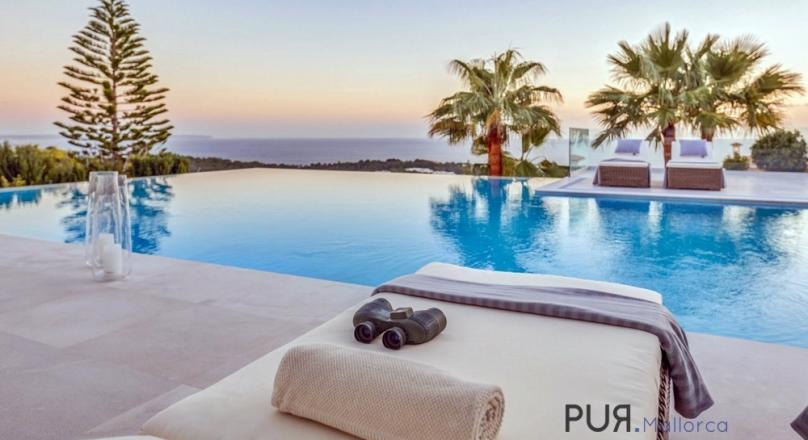 Bendinat. Large new villa with panoramic views. Of course across the sea.
