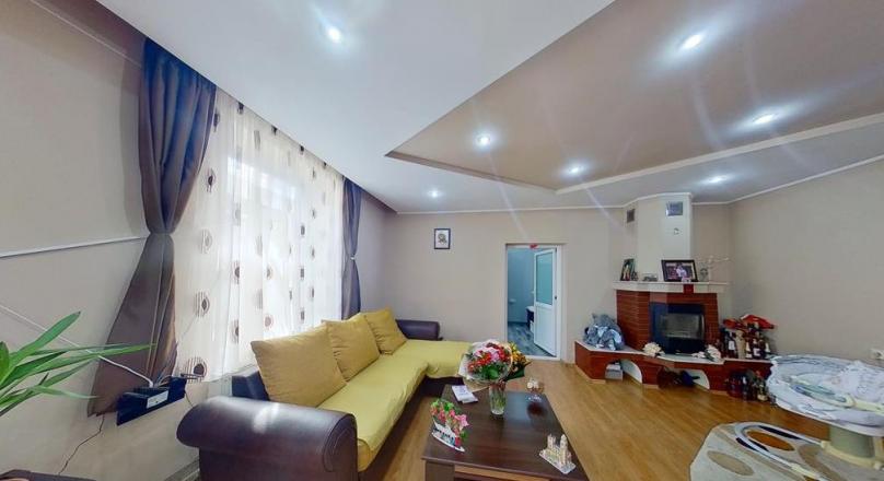 With terrace and gazebo, also suitable for two families, Codlea, Brasov