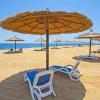For sale apartment overlooking the sea and pool