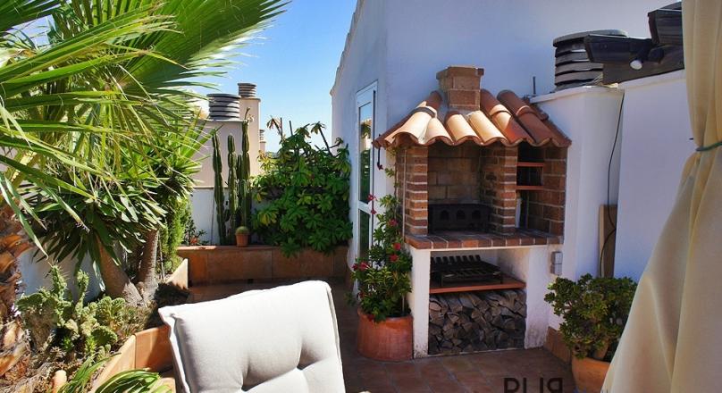 Large penthouse. Large terrace. Little price.