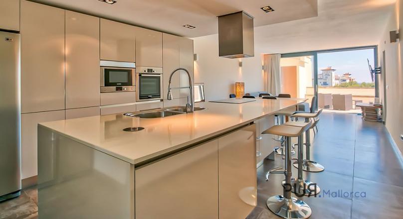 Illetas - Between Palma and the swanky southwest. In great demand. Hardly any offers.