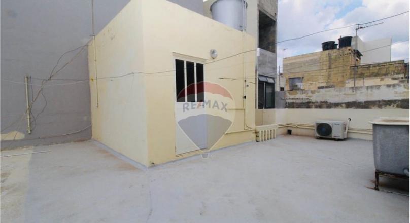 MARSASCALA - THREE BEDROOM FURNISHED APARTMENT !!