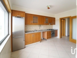 Fantastic 2 bedroom semi-new modern apartment