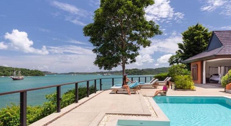 The ocean wraps this 1 facing the ocean of Rai.