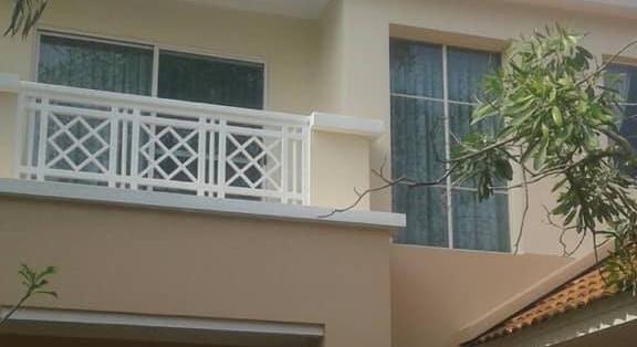 FOR RENT / NICE 2 STORY HOUSE !