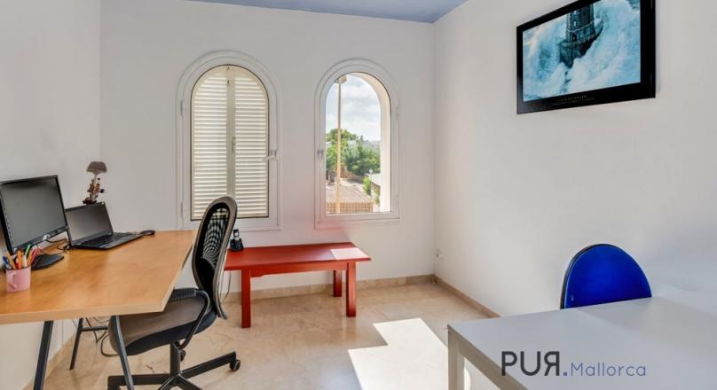 Son Veri Nou. Large apartment. With roof terrace. And views over the bay of Palma.