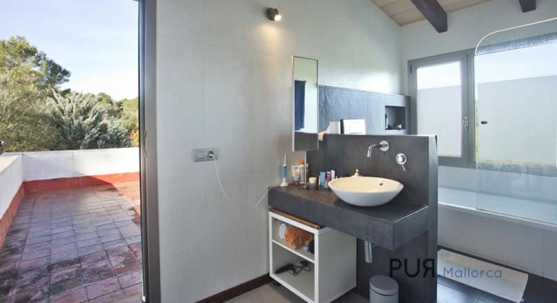 Pollenca. Finca. Nestled in an environment of sea and forests. Holiday rental license.