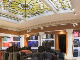 Commercial space, exceptional, in the mantle of the historic buildings...