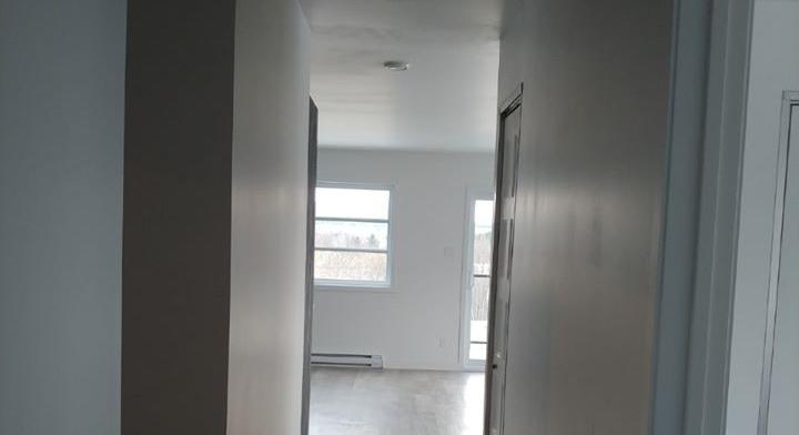 VERY BIG 5 ½ NEW CONSTRUCTION OF QUALITY