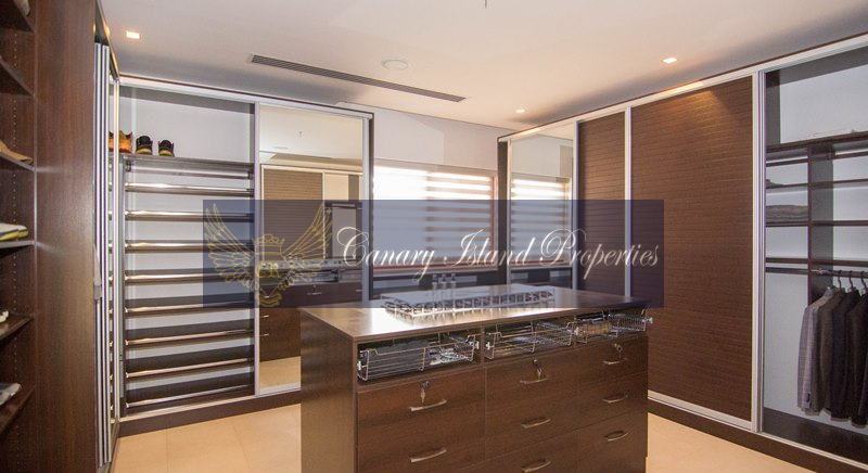 Beautiful Mansion In Jumeirah Islands Villa For Rent