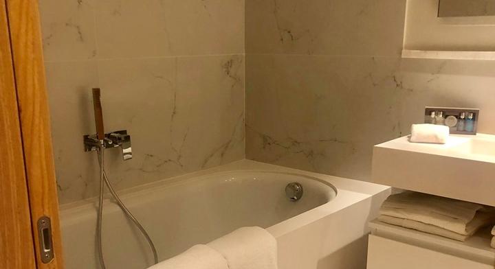 EXCLUSIVE APARTMENT IN A VERY EXCLUSIVE LOCATION