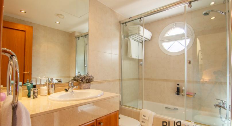 Terrace house. With a lot of space. In the northern area of Palma. And a lot of views from the roof terrace.