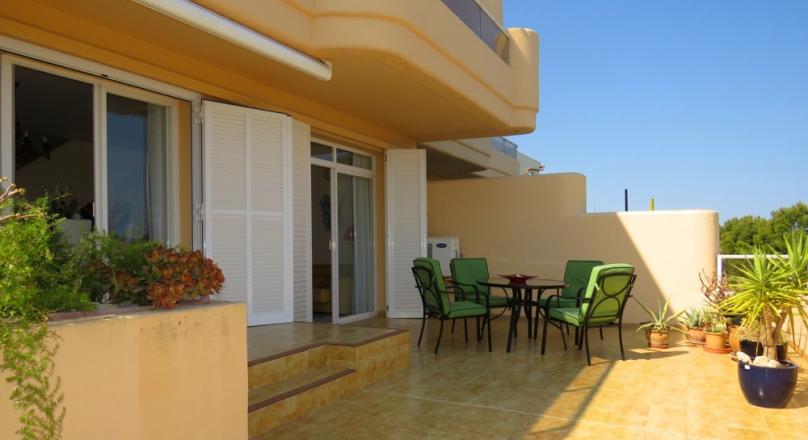 Santa Ponsa. Duplex. With ocean view. And really. In a well-kept complex.
