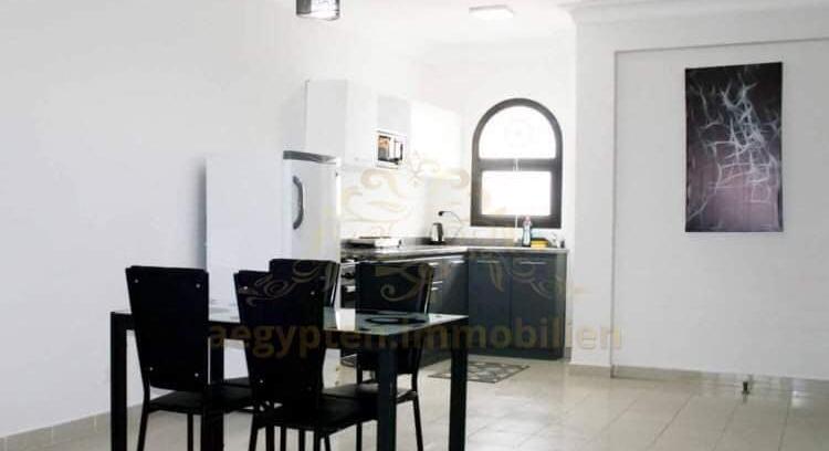 For sale apartment overlooking the sea and pool