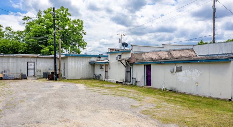 New special price! Large house in the center of Priseltsi, with garden and sea view 