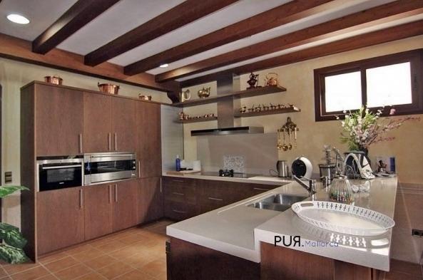 Mondain, as new, fully equipped villa with many extras