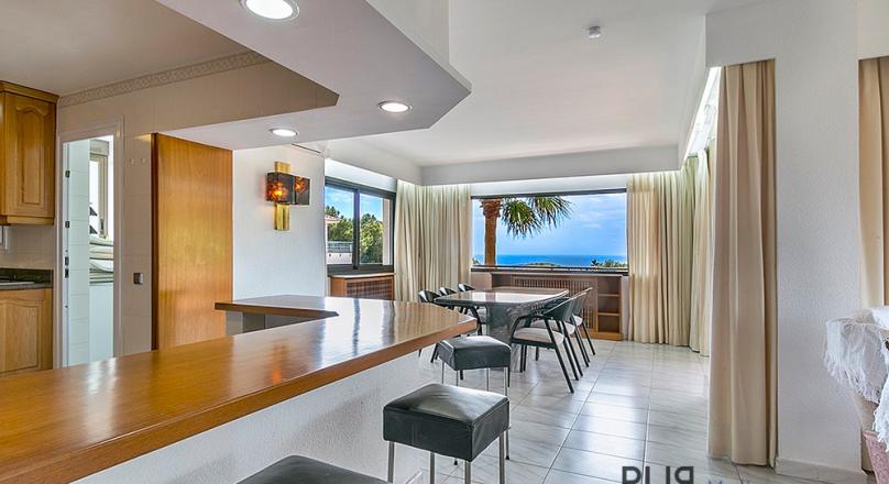 Sea views. Villa. Santa Ponsa. Move in.