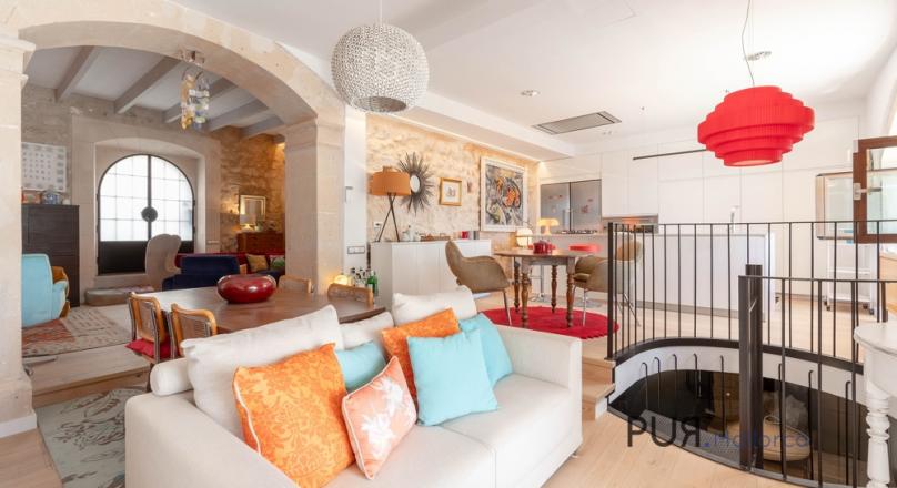 Renovated townhouse with pool