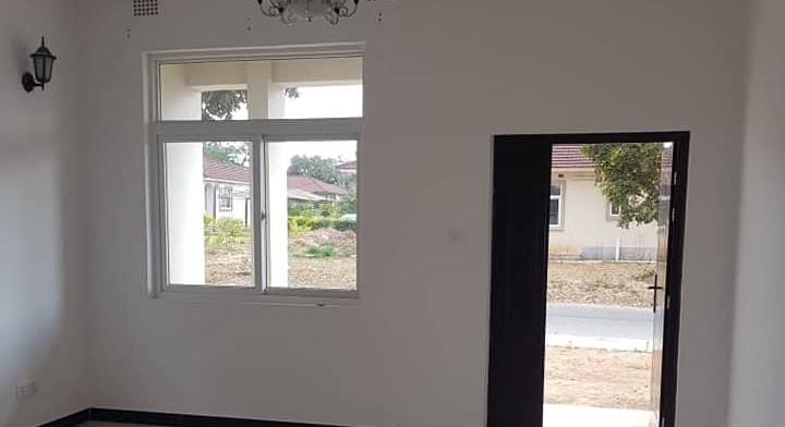 Three bedrooms stand alone house together with a coltage for sale