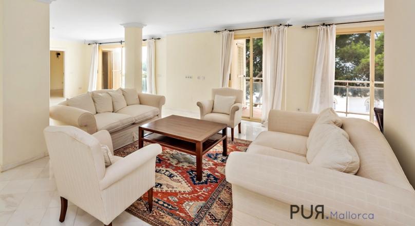 Cala Ratjada. Large penthouse. Right on the harbor. Sea view.