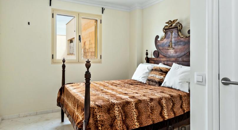 Cala Ratjada. Large penthouse. Right on the harbor. Sea view.