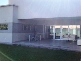 SALE HOUSE 3 BEDROOMS. Los Canelos 800, Manzanar Kossman-Cipolletti.