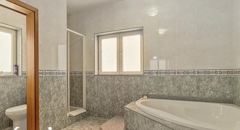 MIXED-USE BUILDING FOR SALE