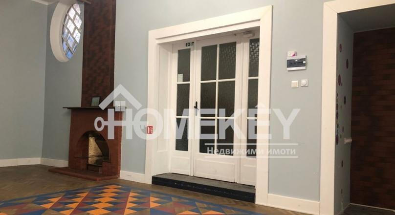 EXCELLENT LOCATION! SPACIOUS ROOMS!