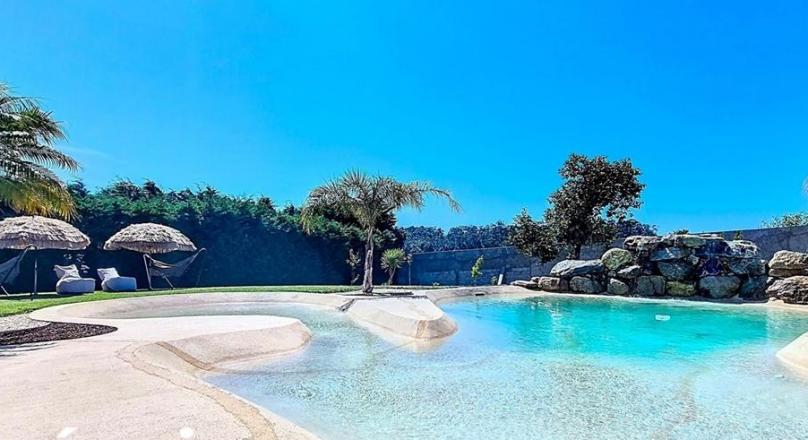 HOUSE WITH GARDEN AND POOL FOR SALE