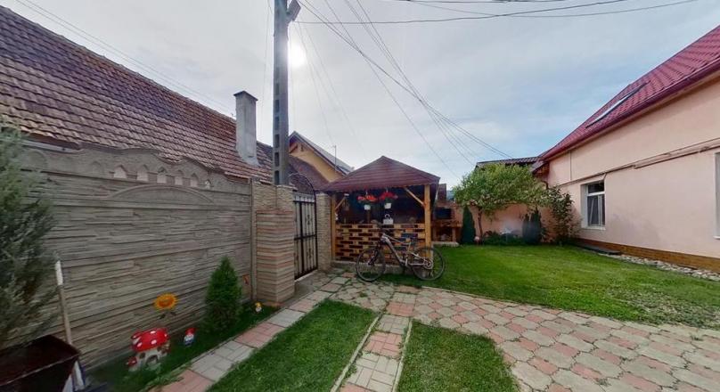 With terrace and gazebo, also suitable for two families, Codlea, Brasov
