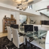 In the center of the Capitale. Spacious penthouse. Rooftop terrace with many options.