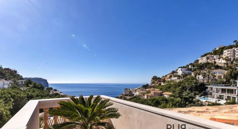 Penthouse in Port d'Andratx in small complex with great views.