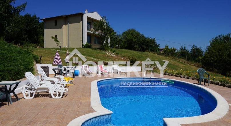 SEA VIEW! FOUR BEDROOMS! QUIET AND PEACEFUL PLACE!