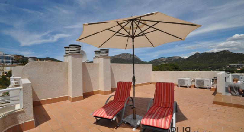 Penthouse. Apartment with sea and panoramic views. 100 meters to the sea.
