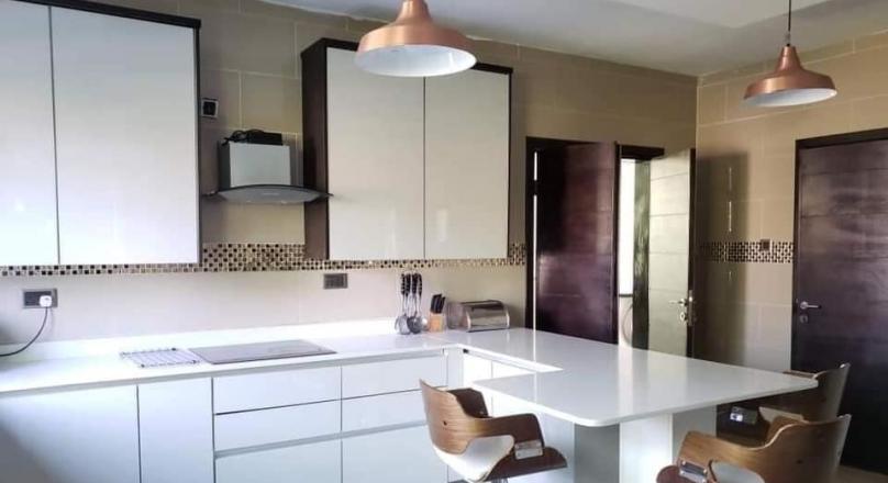 5 BEDROOMS STANDALONE WITH LARGE YARD AND POOL