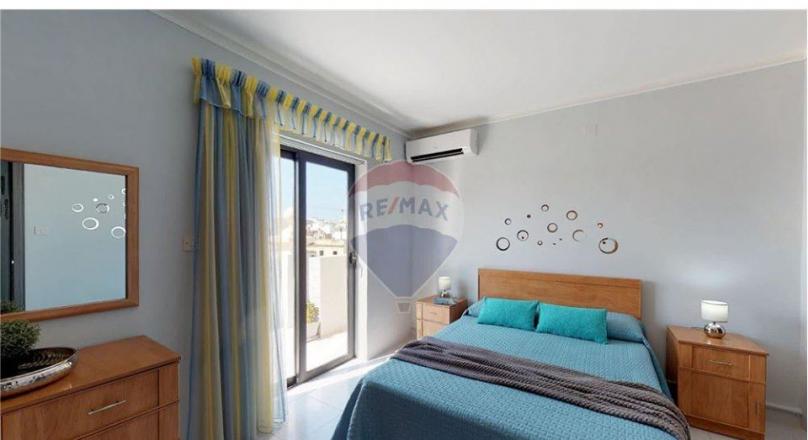 Opportunity to buy this unique seafront APARTMENT enjoying breath taking sea views