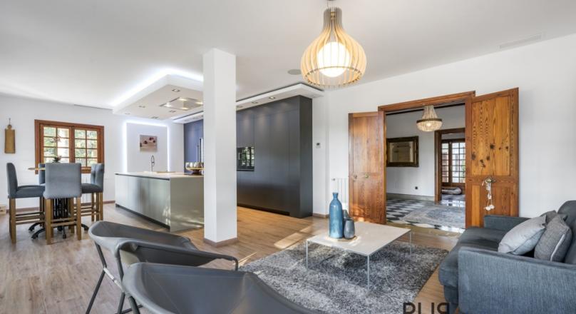 Mallorca PUR. A property. In Establiments. Something special. No. Much more.