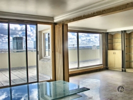 AMAZING DUPLEX & ROOFTOP TRRACE in La Défense