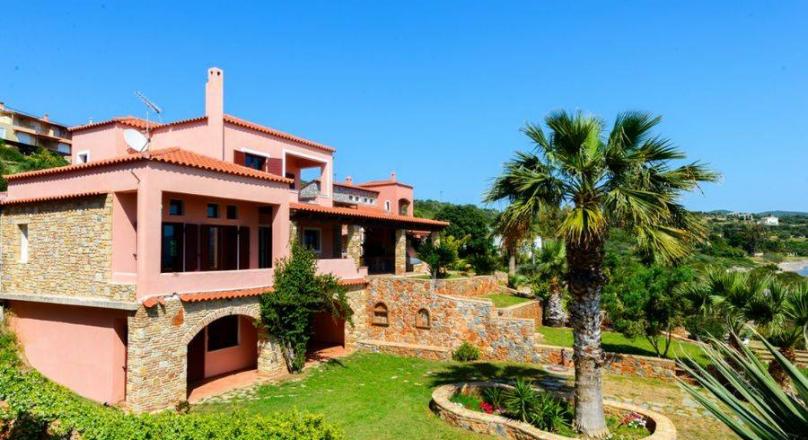 Villa in Stira