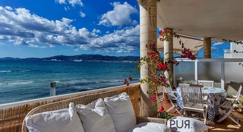  Ciudad Jardin. The beach truly on the doorstep. The bay of Palma in view.