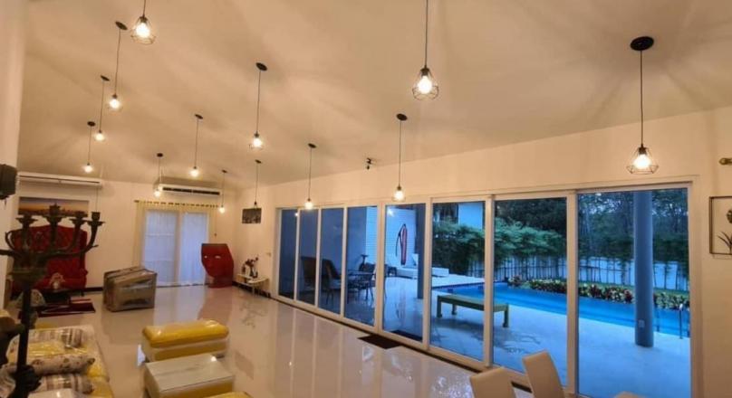 Freehold Thai Villa House in Pahklok