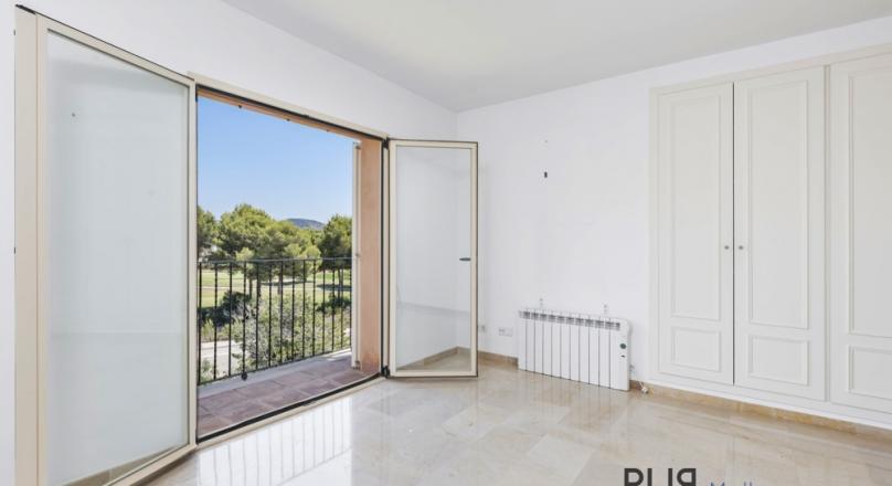 Santa. Large penthouse - apartment. Ideal for golfers.