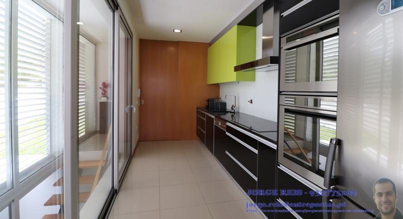 LUXURY CONTEMPORARY HOUSING WITH GARDEN, PÓVOA DE VARZIM