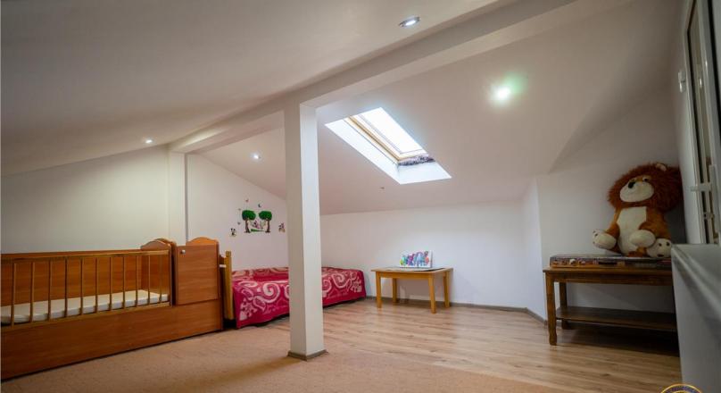 Harmonious residence, positioned in the residential 